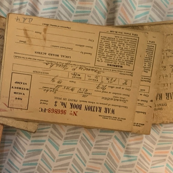 1941 world war2 ration books with stamps, leather pouch great piece of history - Picture 2 of 6